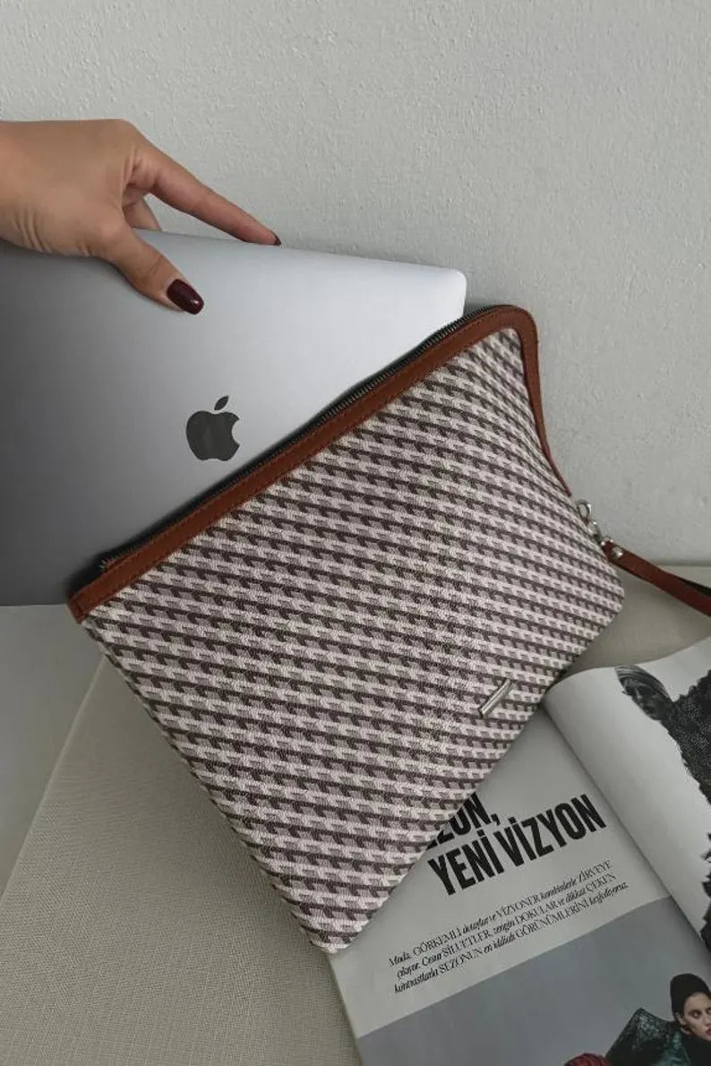 Aesthetic Vegan Leather Laptop Sleeve 13–14”